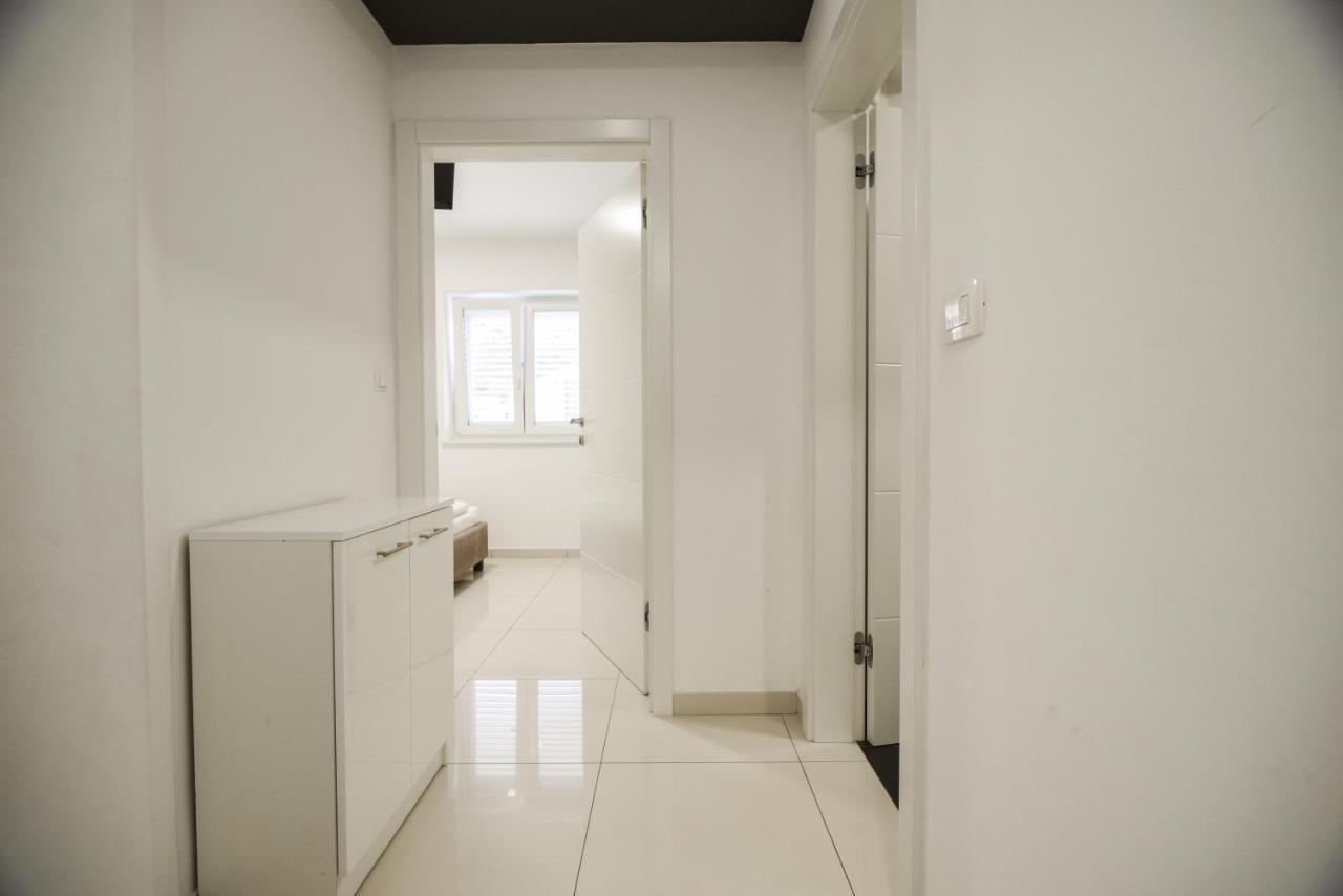 Villa San Antonio-Exclusive Apartments Baska  Exterior photo